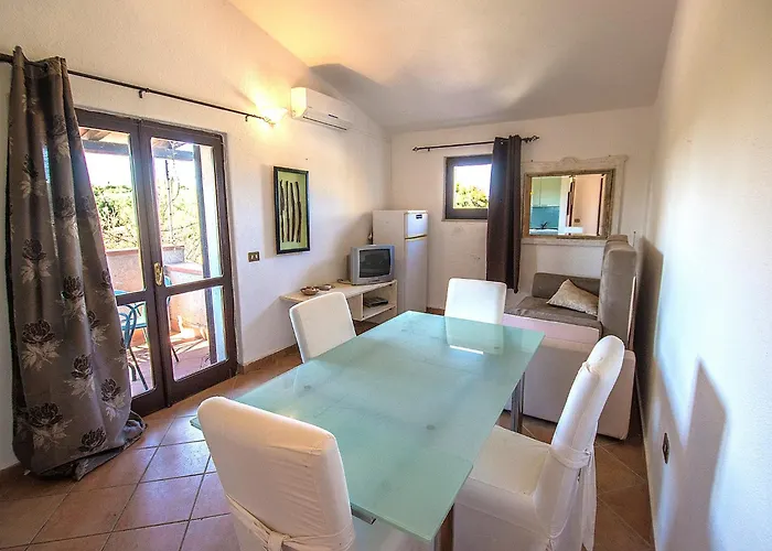 Il Borgo 400 Metri Dal Mare * Porto Pollo